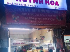 -Bánh Mì Huynh Hoa