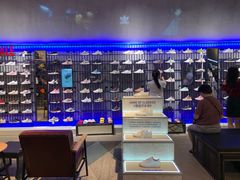 -阿迪达斯(武林银泰三叶草店)