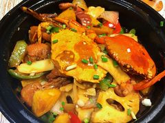 美味膏蟹煲小煲仔-十面欢腾·海鲜面·台式Bistro(长乐路店)