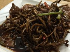 茶树菇牛柳-做了不起的80后