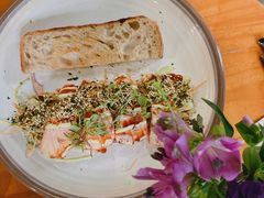 烤三文鱼沙拉-O'mills Sourdough Bakery&Bistro(永嘉路店)