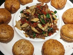 香卤肉夹馍-万重锦·人文川菜馆(骡马市店)