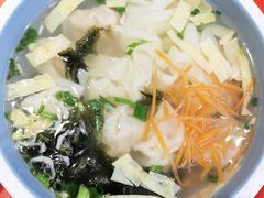 海鲜虾仁馄饨-老新隆牛肉锅贴(新街口店)