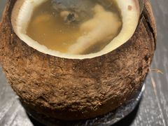 原盅椰子乌鸡汤-粤凤佬