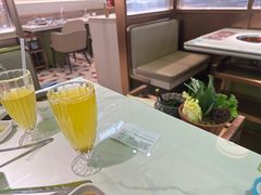 -洪氏嗨捞·广东猪肚鸡·椰子鸡火锅(西咸万象城店)