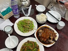 -余杨鸭鸭餐厅