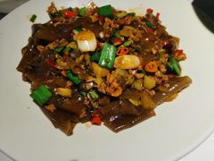 九哥酸菜炒粉皮-阿瓦山寨·湘菜现炒·剁椒鱼头王(咸阳总店)