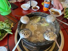 -鲁朗纳麦石锅鸡庄园