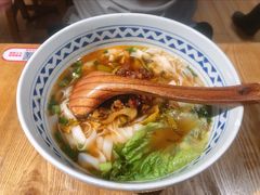爱吃酸菜牛腩米粉-三两粉(深圳南山桃园店)