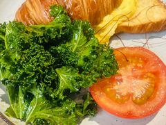 蟹肉炒蛋牛角包-Maxpoint Kitchen 西餐咖啡(乐峰广场店)