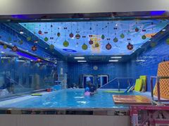 -蓝鲸奇亲子游泳俱乐部