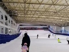 -乔波室内滑雪场