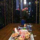 上次做的是吧台，这回做的是包厢
