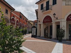 -佛罗伦萨小镇广佛名品奥特莱斯(疏港路店)