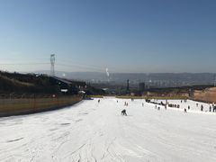 -采薇庄园四季滑雪场