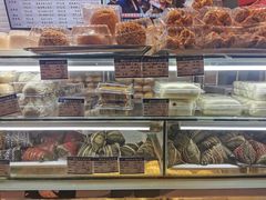 面包甜点陈列柜-白玉兰食品(甜云店)