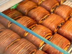 -VERIE BAKEHOUSE