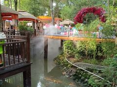 -二荆条·蜀鲜汇城市森林火锅