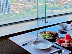 -荣誉国际酒店-云顶旋转餐厅