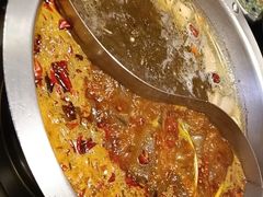 -沸炉重庆老火锅(军事博物馆店)