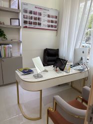 -苗方清颜专业祛痘·皮肤管理