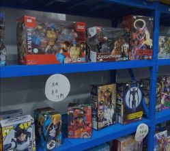 -逝水玩具折扣店