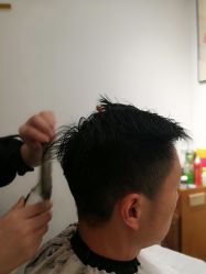 -心迪染发专门店