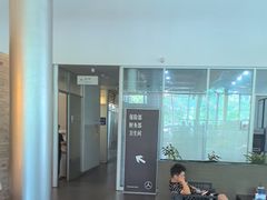 -成都中升之星奔驰4S店