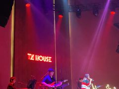 -TZ House音乐现场(来福士中心店)