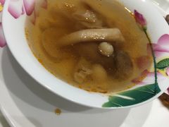 瓦罐野菌松茸汤-龙吟九品(青龙山庄店)