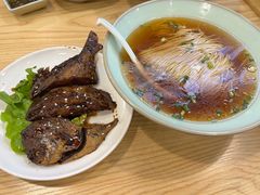 鲳鱼海鲜面-台州老六海鲜面馆(上南总店)