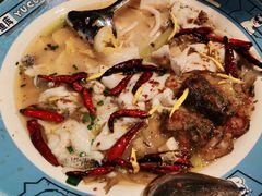 麻辣酸菜鲈鱼-鱼库·不仅是一家烤鱼店(车公庙店)