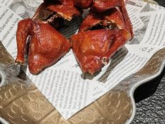 蝴蝶里招牌乳鸽-蝴蝶里·粤菜·点心(滨江龙湖店)