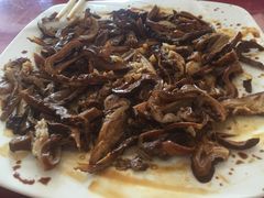 -溢心园香河肉饼总店