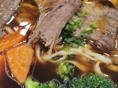 金牌红烧牛肉面-康师傅私房牛肉面(北京南站店)