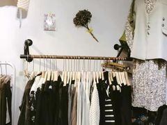 -宝库女装店(绿地缤纷广场店)