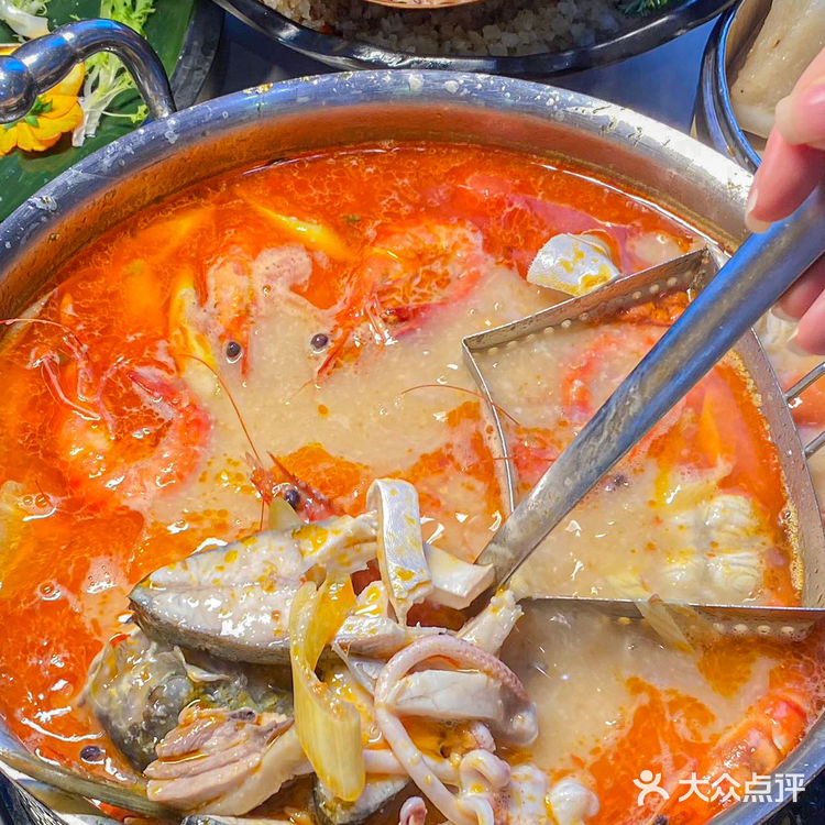 叨了两天,离开三亚前必须吃上的糟粕醋海鲜面