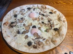 黑松露牛肝菌蘑菇披萨-JINNS锦时 steak&pizza(浸信会礼拜堂旧址店)