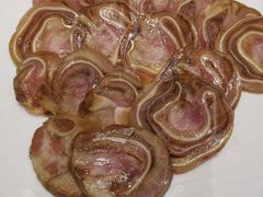 猪耳朵-添福来墨鱼饺子 · 海鲜东北菜(大连星海·黄浦路店)