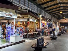 -席娜卡琳火车铁道夜市