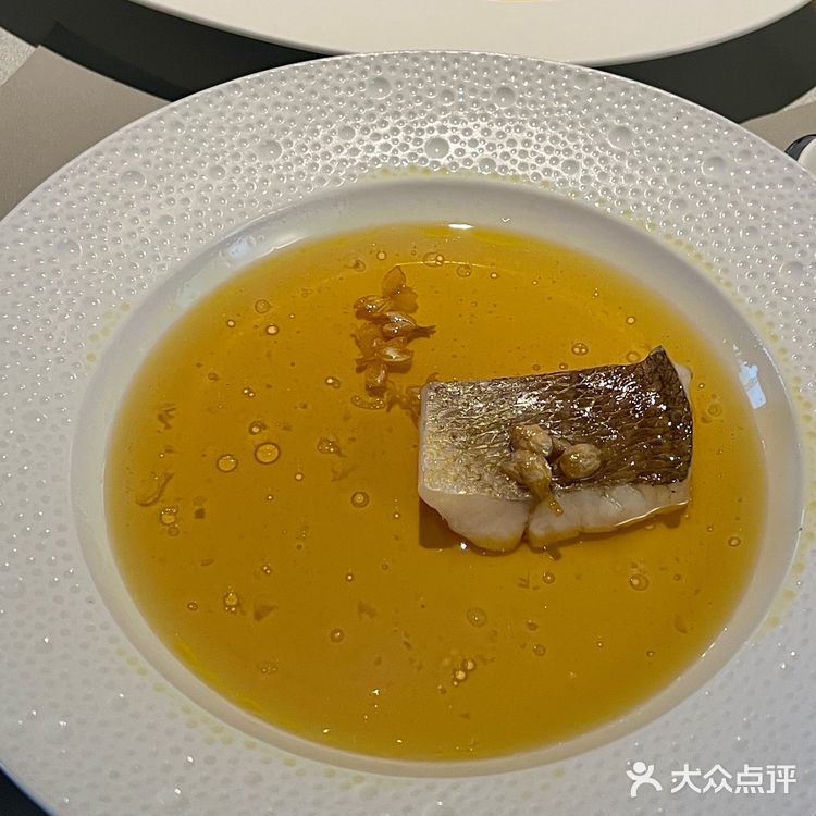 天目里附近的餐饮终于卷起来了. 在天目里外围的大楼里