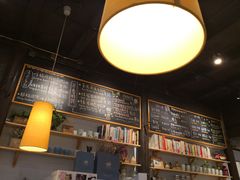 -猫的天空之城概念书店(杭州南宋御街店)