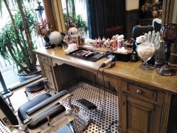 -TWOFACE 双面理发馆