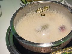 -洪氏嗨捞·广东猪肚鸡·椰子鸡火锅(西咸万象城店)