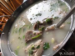 羊肉汤-丁里羊肉小镇(天鹅湖总店)