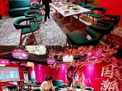 -红河谷晴天别墅轰趴馆