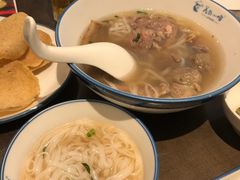 越南火车头汤河粉-美奈小馆·越南料理(中航城君尚购物中心店)