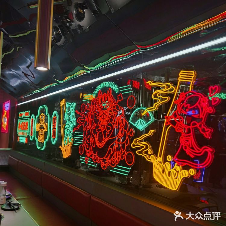 火锅自由，汽水自由----朝天门&二厂联名火热来袭