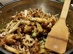 -椒行天下·干锅·牛蛙(万宝店)