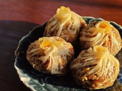 蛋黄芝士纸皮烧麦-鑫震源·苏式大虾生煎(山塘街店)